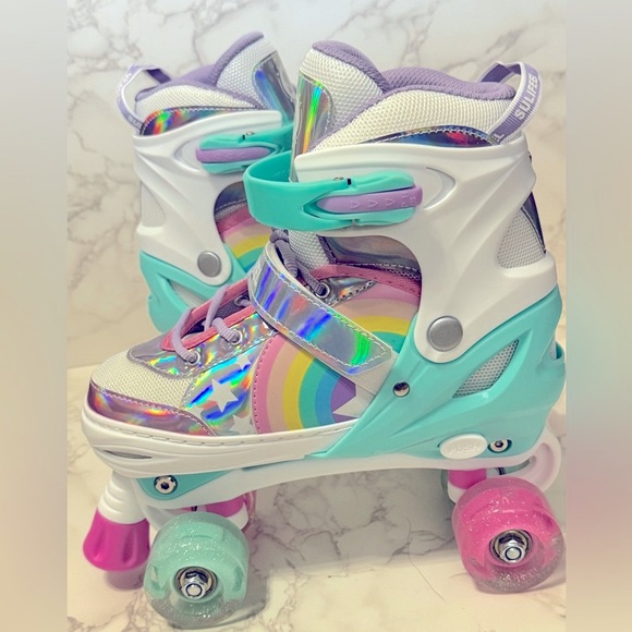 SULIFEEL Rainbow Unicorn Size Adjustable Light up Roller Skates Medium (3Y-6Y) - Picture 4 of 8